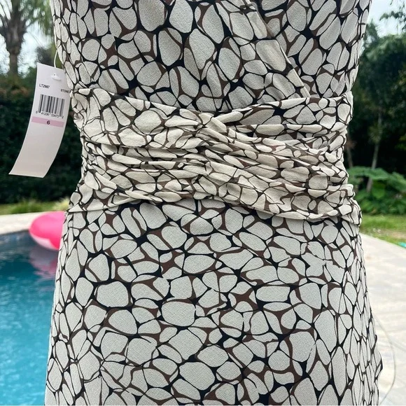 London Times Black and Cream Sleeveless Midi Dress - Picture 3 of 15